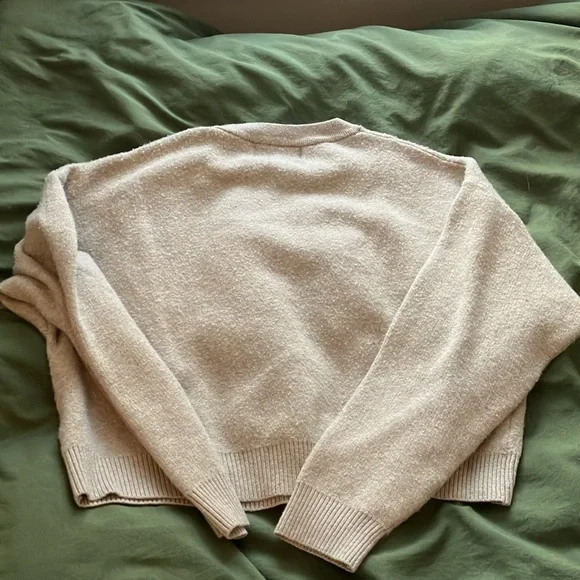 Cream cropped sweater - Picture 2 of 2
